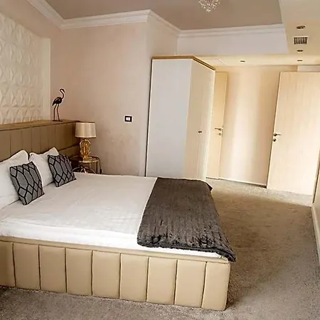 Brater Luxury Hotel