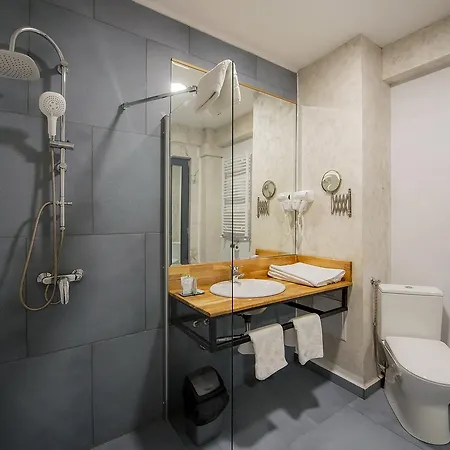 Brater Luxury Hotel 4*