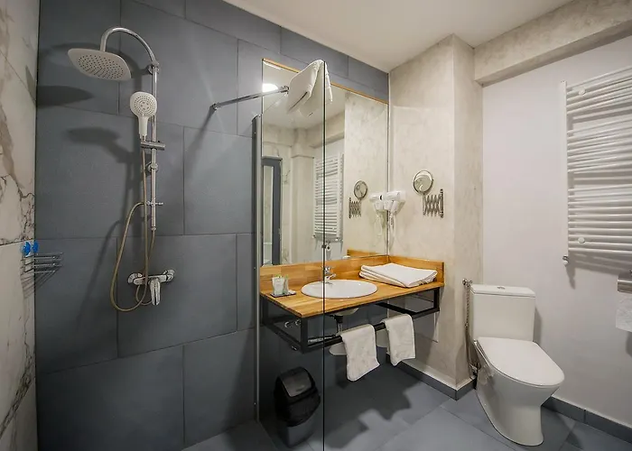 Brater Luxury Hotel 4*